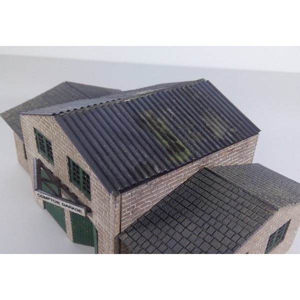 Compton Garage - Image 2