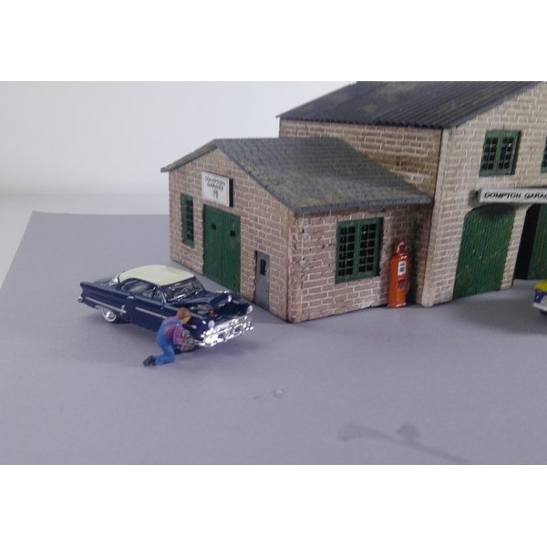 Compton Garage - Image 5
