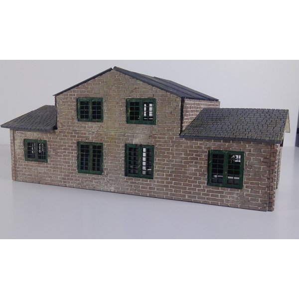 Compton Garage - Image 6